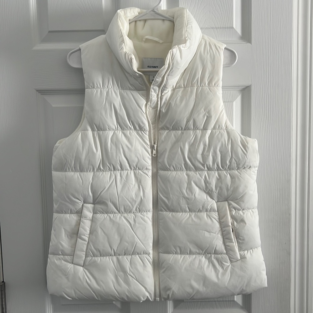 Old navy puffer vest, size medium